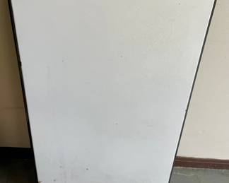 VINTAGE/ANTIQUE HOOSIER CABINET PORCELAIN ENAMEL TABLETOP