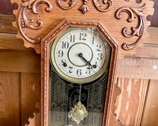 ANTIQUE NELSON H. BROWN KITCHEN MANTLE CLOCK