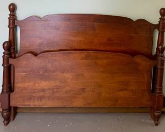 Vintage/Antique Full/Double Bed w/Rails & Slats