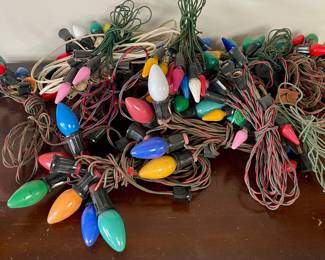 LOT OF VINTAGE LIGHT STRINGS