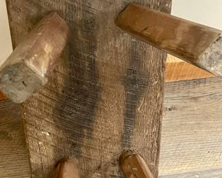VINTAGE/ANTIQUE MILKING STOOL/BENCH