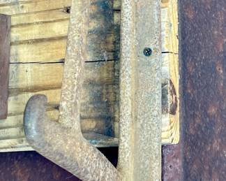 VINTAGE/ANTIQUE METAL BRACKETS