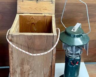 VINTAGE COLEMAN LANTERN WITH CAMP BOX