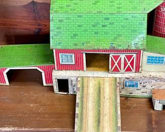 VINTAGE 1959 MARX "HAPPI-TIME FARMS" PLATFORM BARN SET (SEARS EXCLUSIVE)