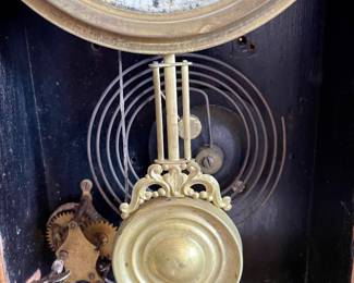 ANTIQUE KITCHEN MANTLE CLOCK
