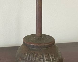 VINTAGE SINGER THUMB-PUMP OIL CAN