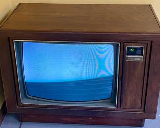 VINTAGE WORKING TV