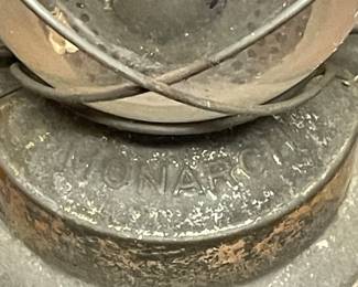 ANTIQUE DIETZ MONARCH HOT BLAST LANTERN