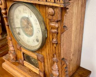 ORNATE ANTIQUE Wm. L. GILBERT MANTLE CLOCK