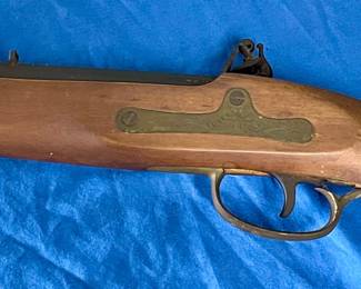 MODERN REPRODUCTION KENTUCKY-STYLE FLINT LOCK LONG RIFLE, .45 BLACK POWDER ONLY, ULTRA-HI CORP. by MIROKU in JAPAN