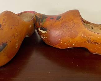 VINTAGE SIZE 24 "HOLLAND" WOODEN SHOES