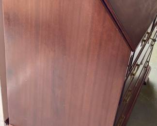 VINTAGE/ANTIQUE SECRETARY w/KEYS