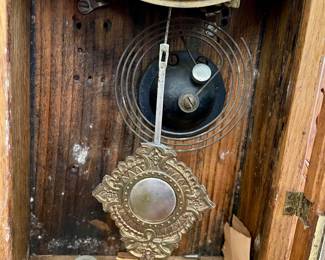 ANTIQUE KITCHEN MANTLE CLOCK