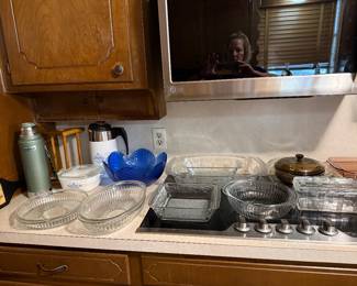 Pyrex, Stanley thermos, Corningware