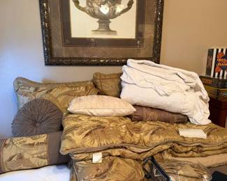 Queen Comforter