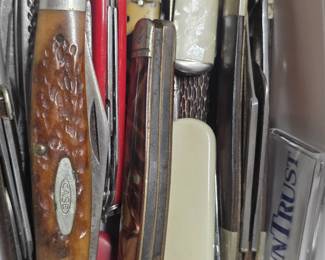 Pocket knives