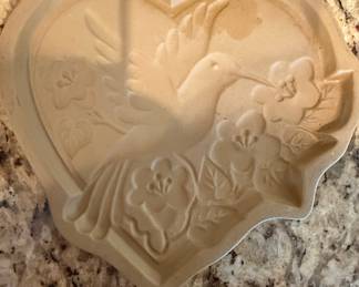 Brown Bag Cookie Art Hummingbird & Flowers Heart Shaped Cookie Mold 1992