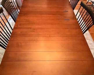 Ethan Allen Farmhouse Style Dining Table with Spindle Chairs