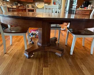 Pedestal Dining Table with Leaves