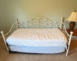 White Metal Daybed with Trundle and Leaf Scrollwork