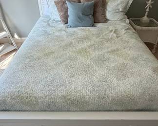 White Panel Bed Frame - Queen Size