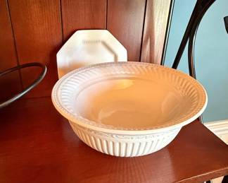 Wedgwood Edme Salad Serving Bowl