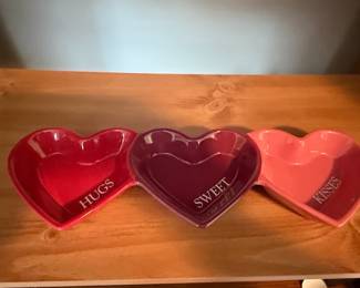 “Hugs", "Sweet", "Kisses" Triple Heart Serving Dish