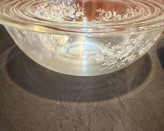 Vintage PYREX Colonial Mist Set of Mixing Bowls second image