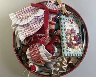 Gooseberry Patch Christmas Pantry Cookbook and Ornament Collection