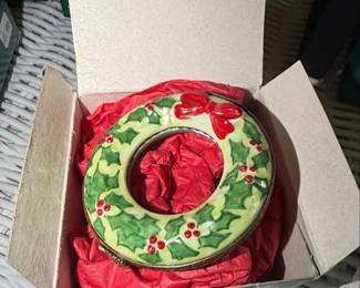 Limoges Porcelain Christmas Wreath Trinket Box