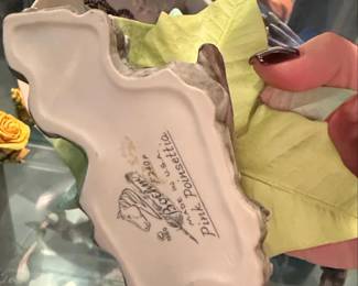 Boehm Pink Poinsettia Porcelain Sculpture FP third image