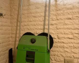 Harper Boss Hog Floor Sweeper