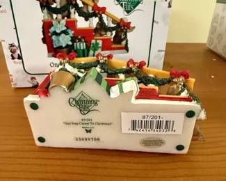 Charming Tails One Step Closer To Christmas Figurine second image