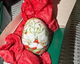 Rochard Limoges Egg Trinket Box