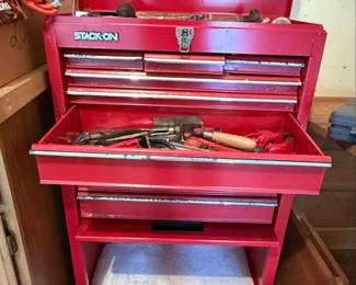 StackOn Rolling Tool Cabinet