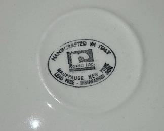 Roma Inc. Handcrafted in Italy Holly Pattern Cake Stand with Dome fourth image