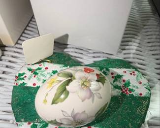 The Egg Lady Decorative Floral Egg