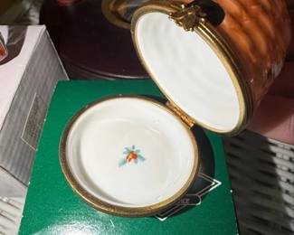 Rochard Limoges Beehive Trinket Box with Bee and Floral Motif third image