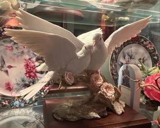 Maruri USA Wings of Love Porcelain Figurine