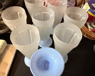 Vintage Tiara Indiana Glass Frosted Powder Horn Pilsner Glasses third image