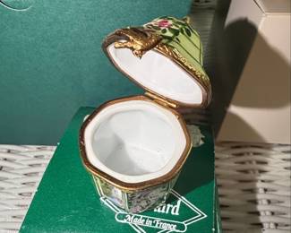 Rochard Limoges Garden Gazebo Porcelain Trinket Box second image