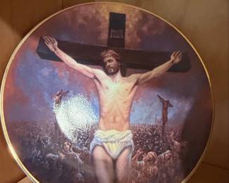 Vintage Bradford Exchange The Crucifixion Plate by Robert T. Barrett