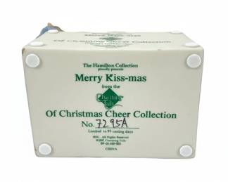Charming Tails Merry Kissmas Figurine second image