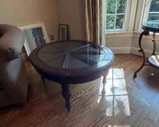 Traditional Round Coffee Table with Glass Top and Woven Inlay