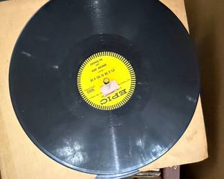 Somethin' Smith and the Redheads - It's A Sin To Tell A Lie / My Baby Just Cares For Me (78 RPM Record)