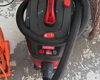 Craftsman 4 Gallon 5 Peak HP Wet/Dry Vac