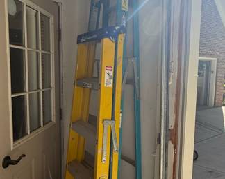 Louisville Fiberglass Extension Ladder
