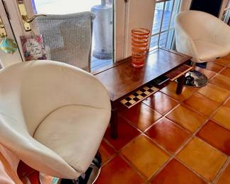 Comfortable Swivel Chairs Game Table