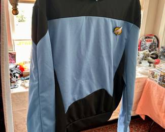Star Trek - Science & Medical Officer Shirt - size Large