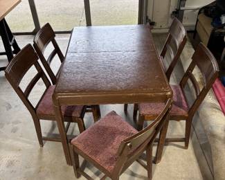 Vintage Wood Table w/5 Chairs
